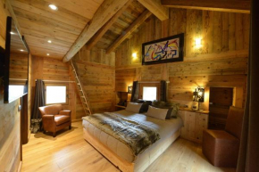 Отель La Maison de Dolphe Chalet de Charme & Art gallery, Бруссон